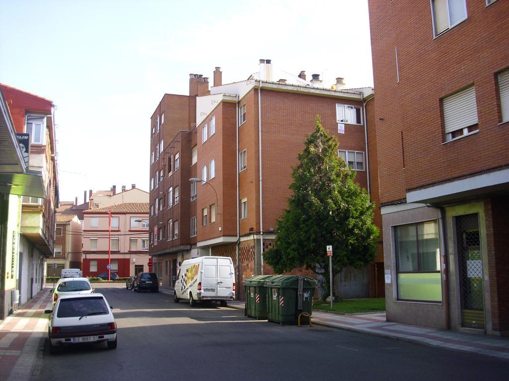 Www Apartamentovaldivia Es Parking Incluido León Extérieur photo